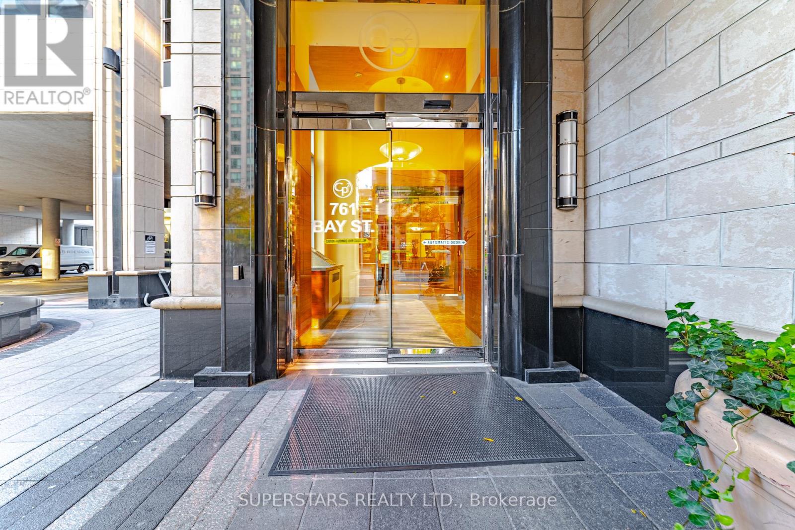 708 - 761 Bay Street, Toronto, Ontario  M5G 2R2 - Photo 5 - C12520350