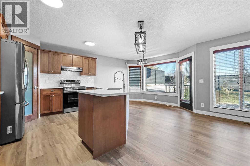 276 Oakmere Close, Chestermere, Alberta  T1X 1L2 - Photo 6 - A2266971