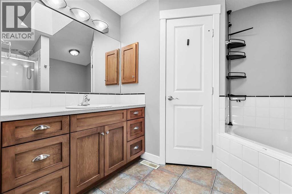 276 Oakmere Close, Chestermere, Alberta  T1X 1L2 - Photo 26 - A2266971