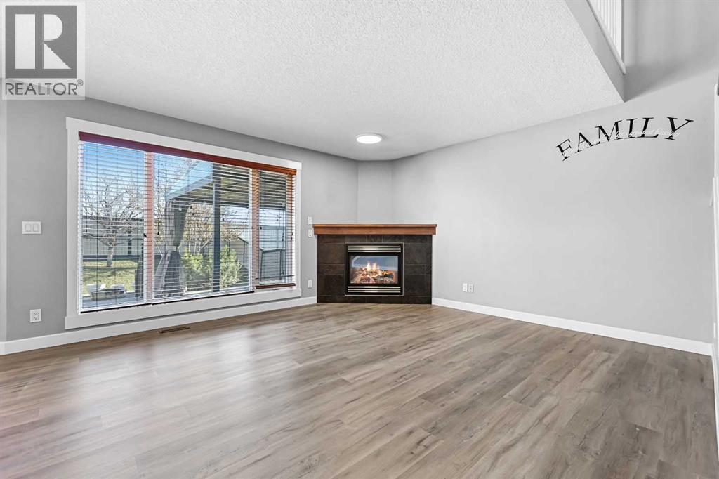 276 Oakmere Close, Chestermere, Alberta  T1X 1L2 - Photo 7 - A2266971