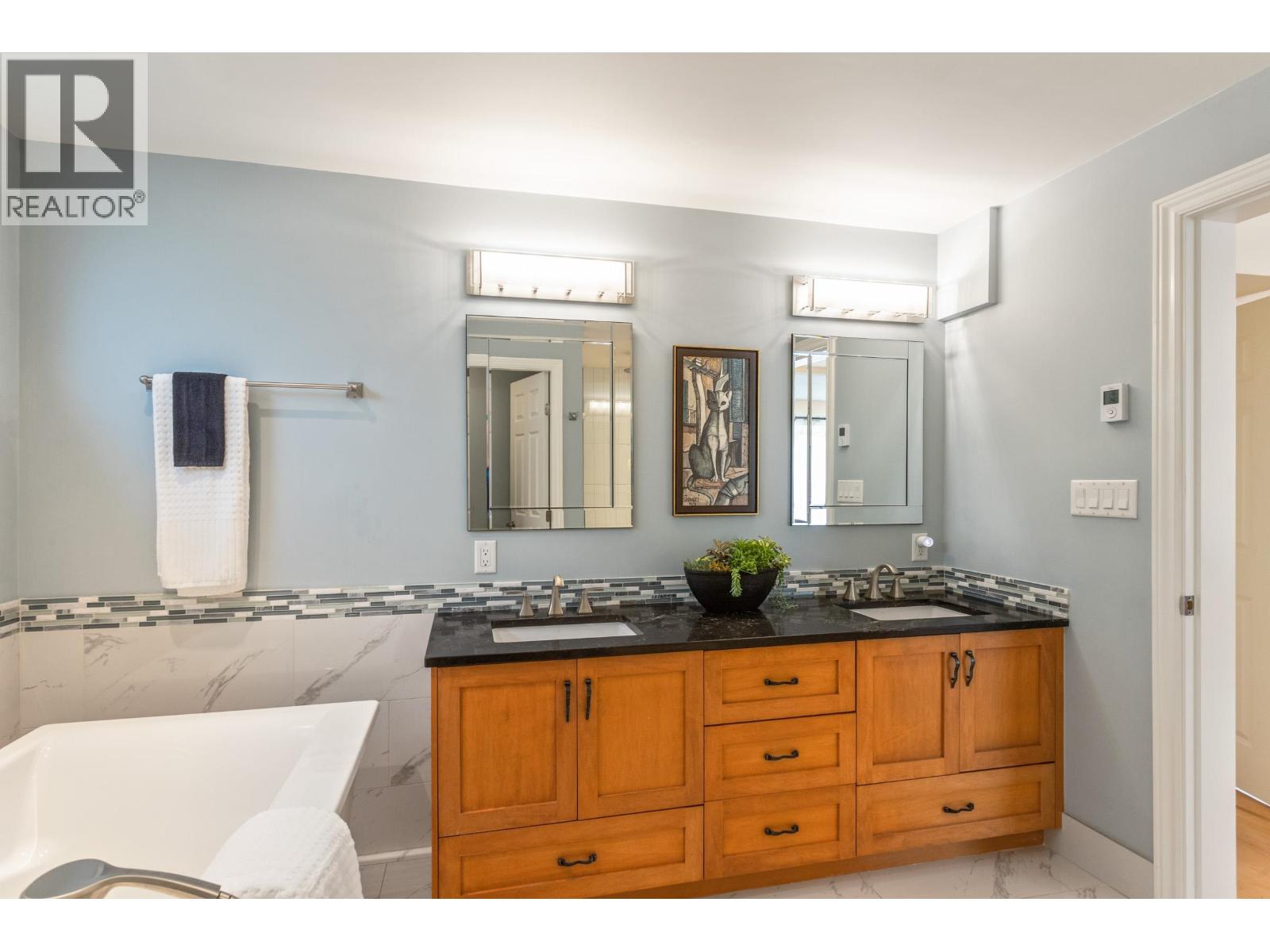 11300 Galleon Court, Richmond, British Columbia  V7E 4L3 - Photo 19 - R3064394