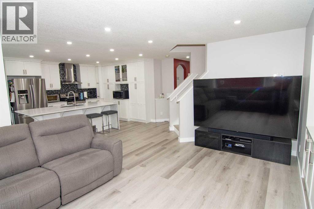 21 Martha's Green Ne, Calgary, Alberta  T3J 4P4 - Photo 6 - A2269313