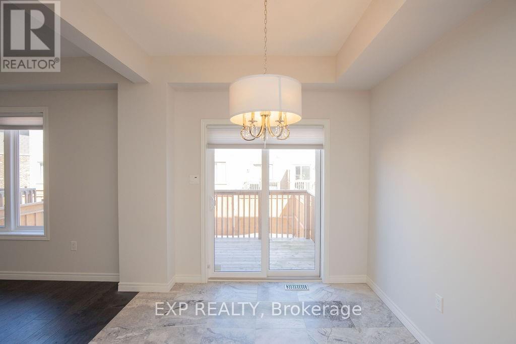 33 Dunrobin Lane, Grimsby, Ontario L3M 4E8 - Photo 17 - X12520346