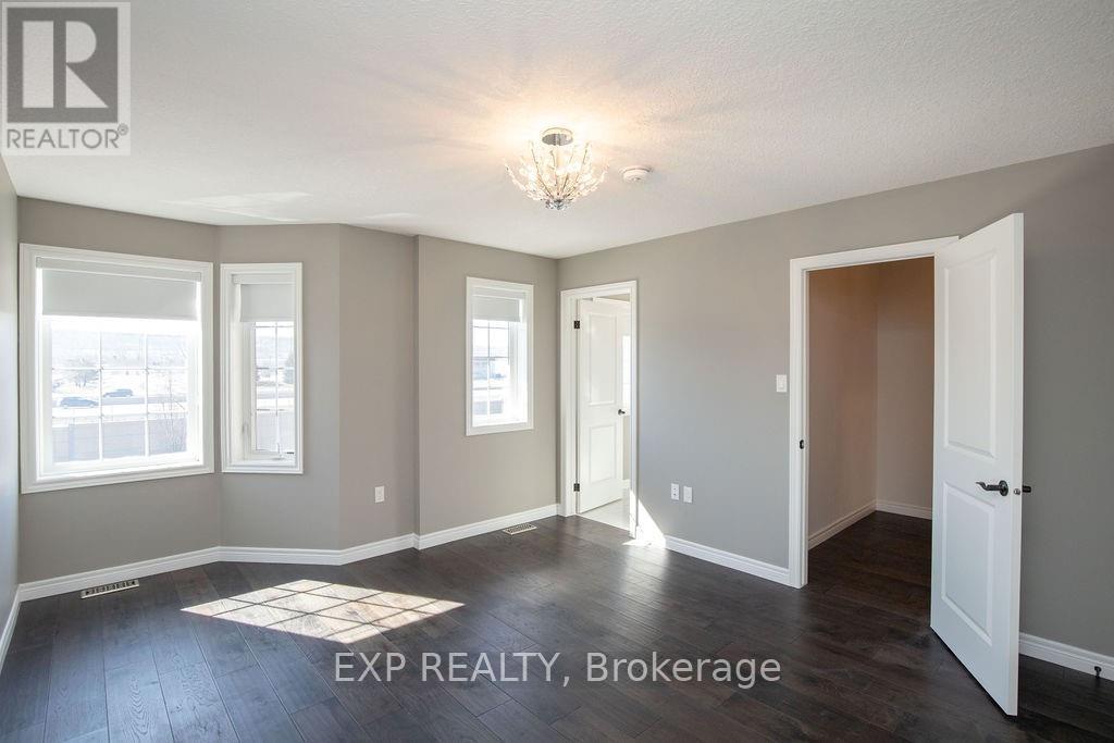 33 Dunrobin Lane, Grimsby, Ontario L3M 4E8 - Photo 20 - X12520346