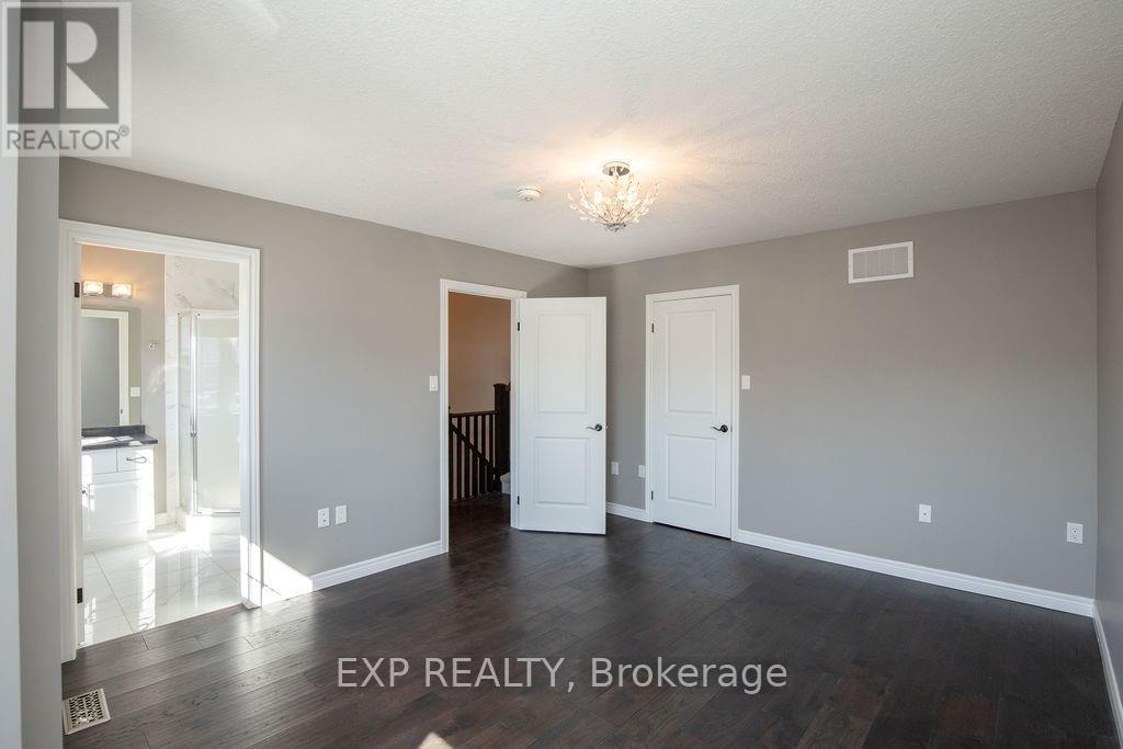 33 Dunrobin Lane, Grimsby, Ontario L3M 4E8 - Photo 21 - X12520346