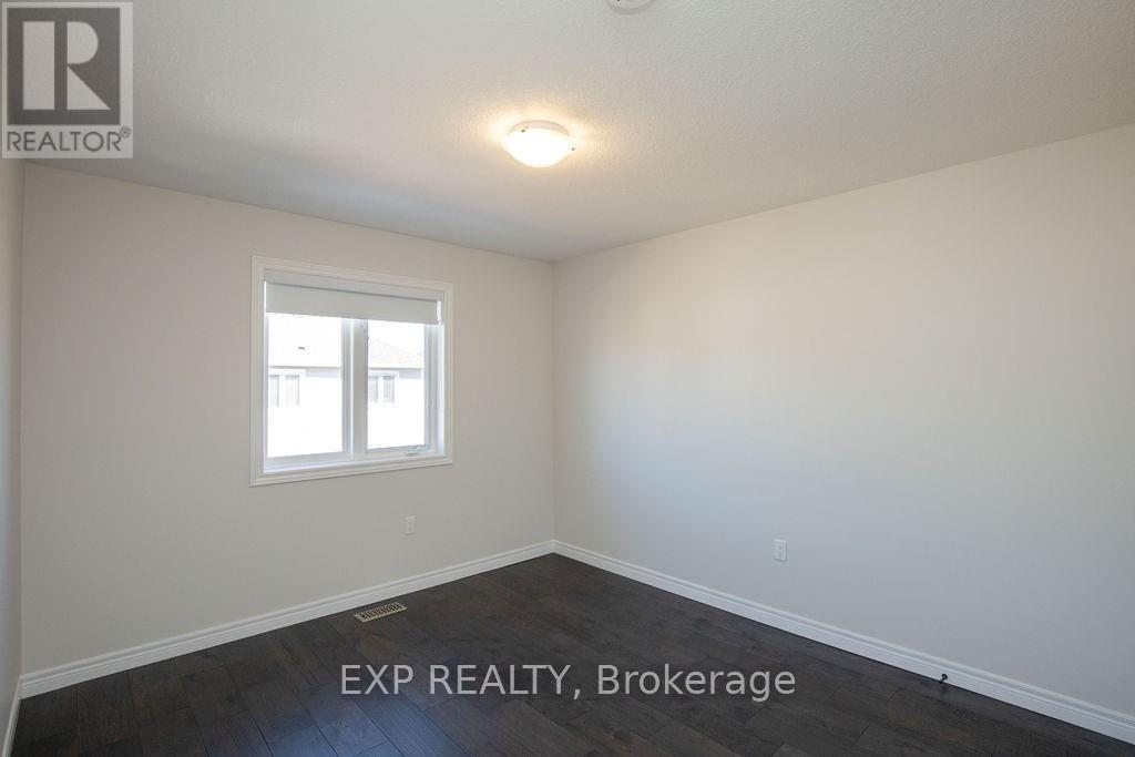 33 Dunrobin Lane, Grimsby, Ontario L3M 4E8 - Photo 28 - X12520346