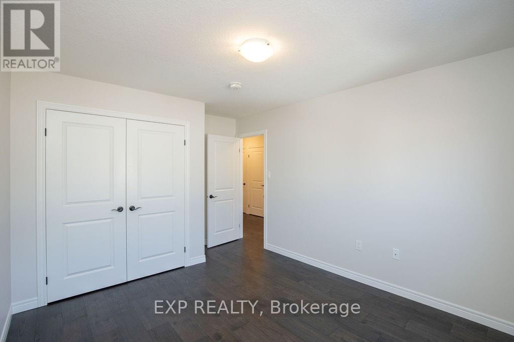 33 Dunrobin Lane, Grimsby, Ontario L3M 4E8 - Photo 30 - X12520346