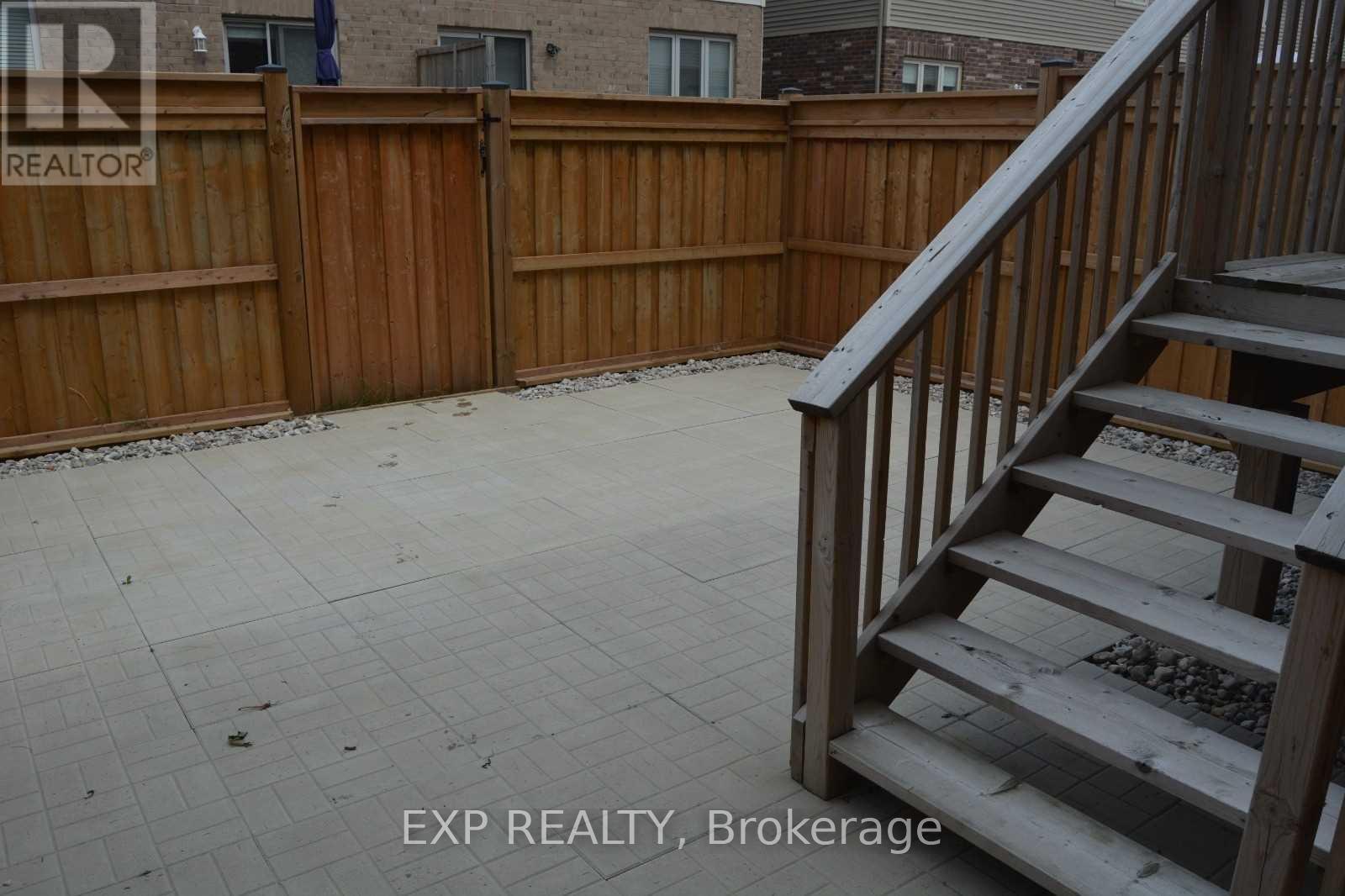 33 Dunrobin Lane, Grimsby, Ontario L3M 4E8 - Photo 35 - X12520346