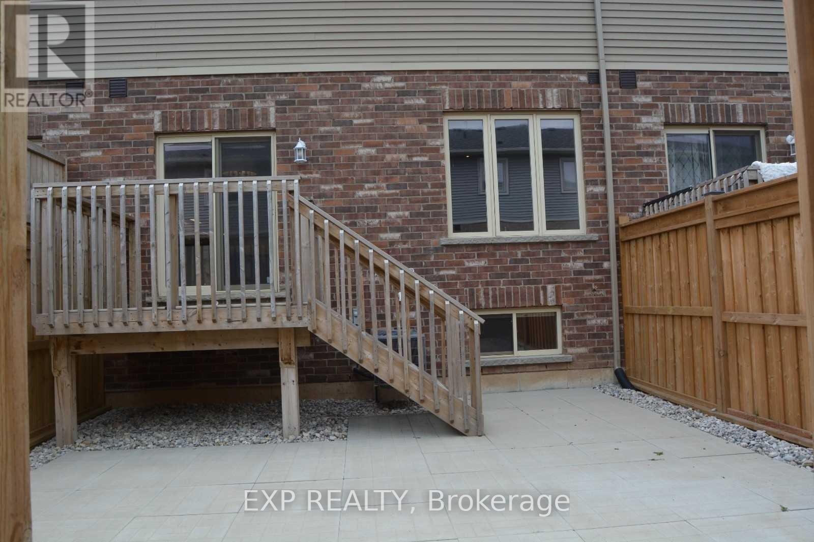 33 Dunrobin Lane, Grimsby, Ontario L3M 4E8 - Photo 36 - X12520346