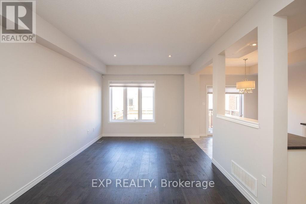 33 Dunrobin Lane, Grimsby, Ontario L3M 4E8 - Photo 6 - X12520346