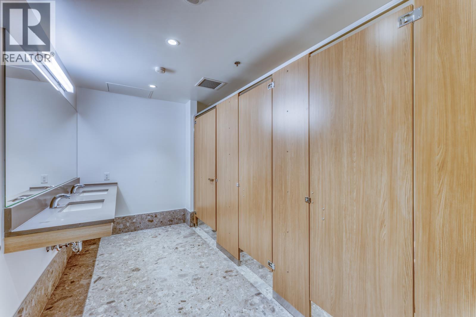 1105 2992 Glen Drive, Coquitlam, British Columbia  V3B 0A3 - Photo 17 - C8070317