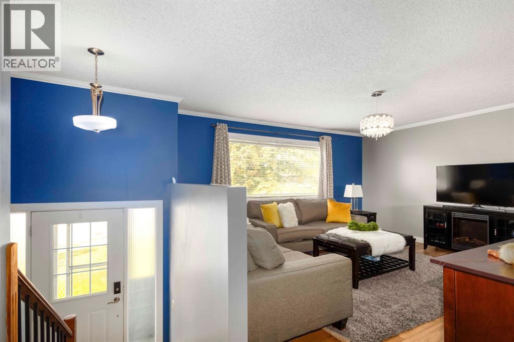 150 Hilltop Crescent, Fort Mcmurray, Alberta  T9H 3V4 - Photo 12 - A2241550