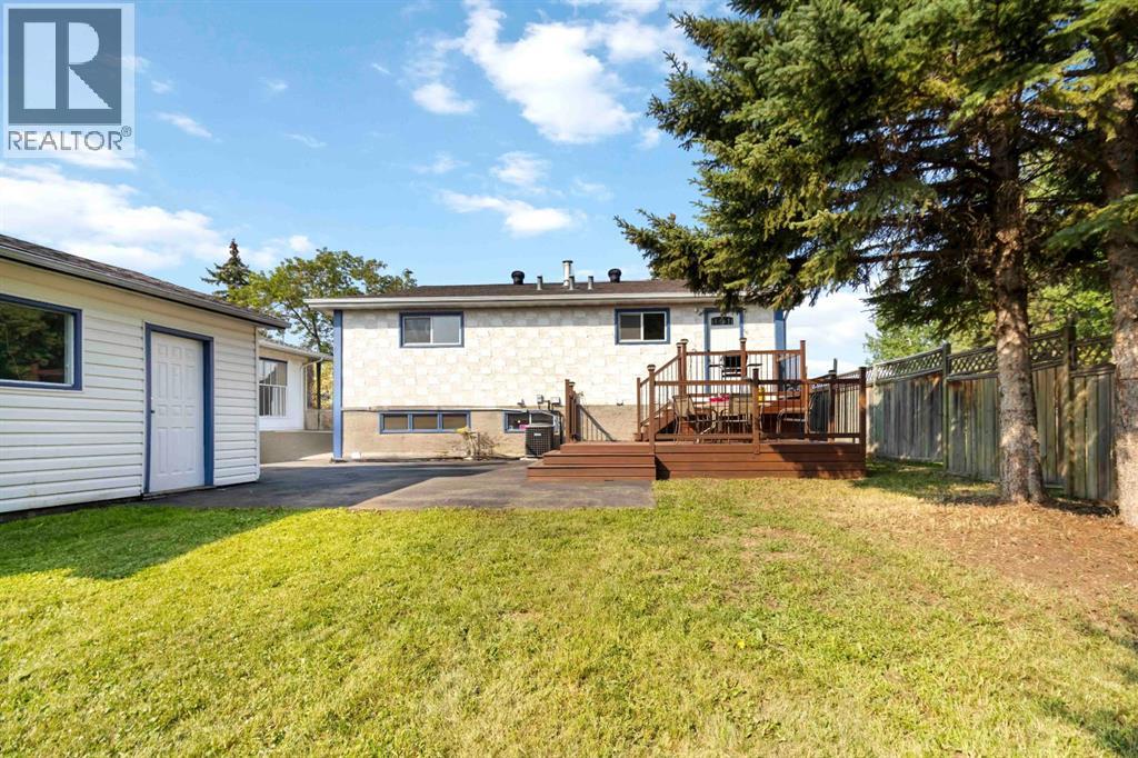 150 Hilltop Crescent, Fort Mcmurray, Alberta  T9H 3V4 - Photo 6 - A2241550