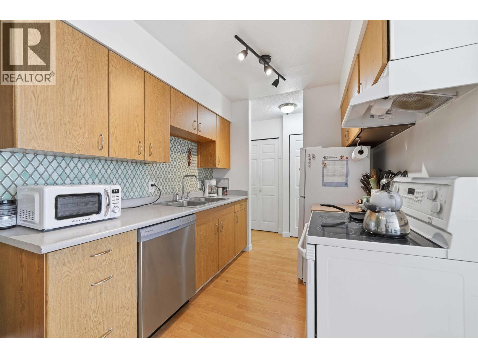 305 428 Agnes Street, New Westminster, British Columbia  V3L 1G1 - Photo 11 - R3065446