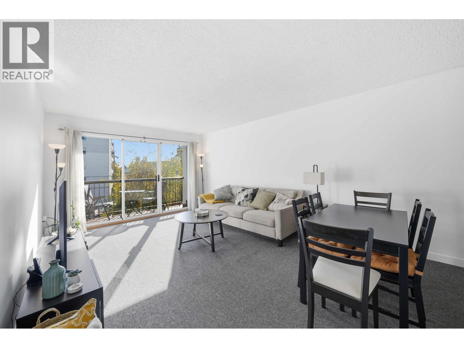 305 428 Agnes Street, New Westminster, British Columbia  V3L 1G1 - Photo 2 - R3065446