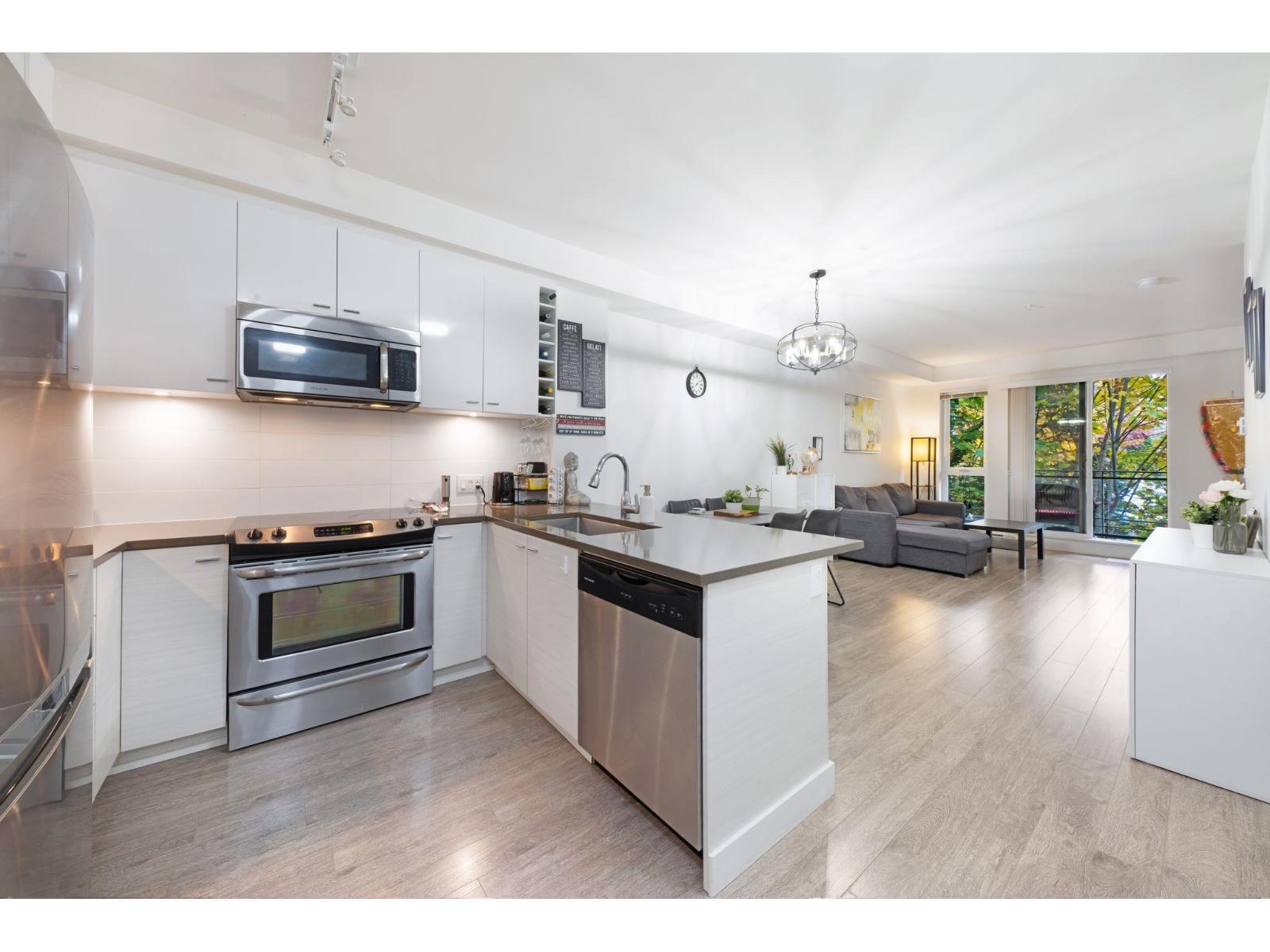 207 13925 Fraser Highway, Surrey, British Columbia  V3T 4E6 - Photo 11 - R3064208