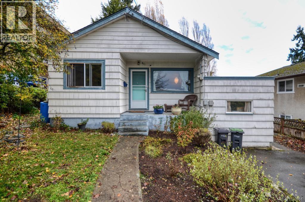 871 Fleming St, Esquimalt, British Columbia