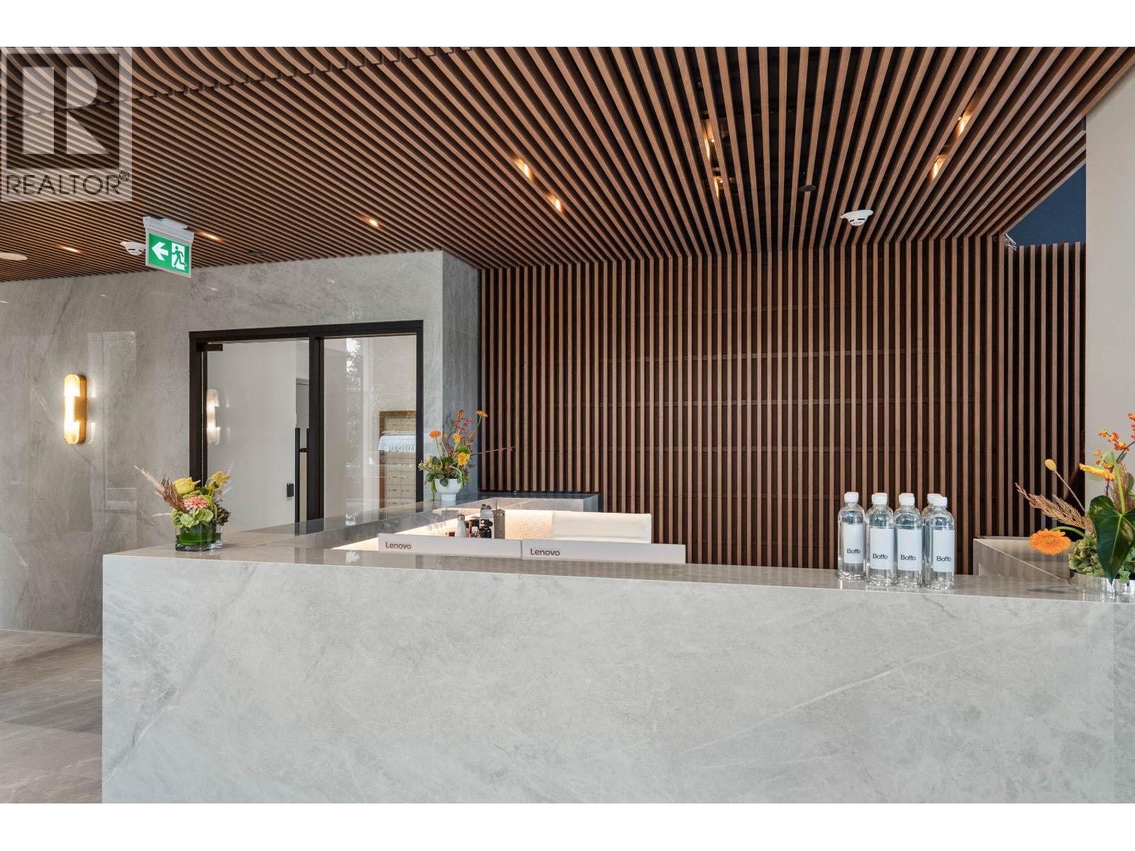 302 720 Farrow Street, Coquitlam, British Columbia V3J 0P3 - Photo 3 - R3057455