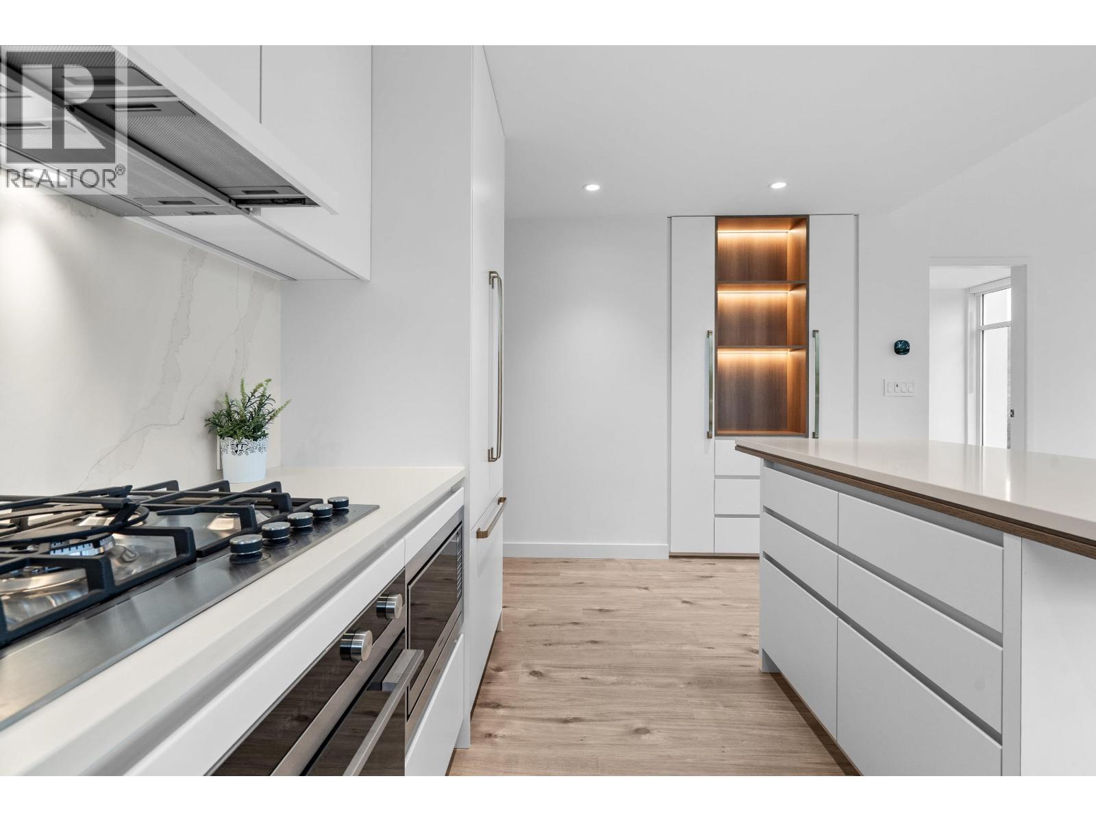 302 720 Farrow Street, Coquitlam, British Columbia V3J 0P3 - Photo 9 - R3057455