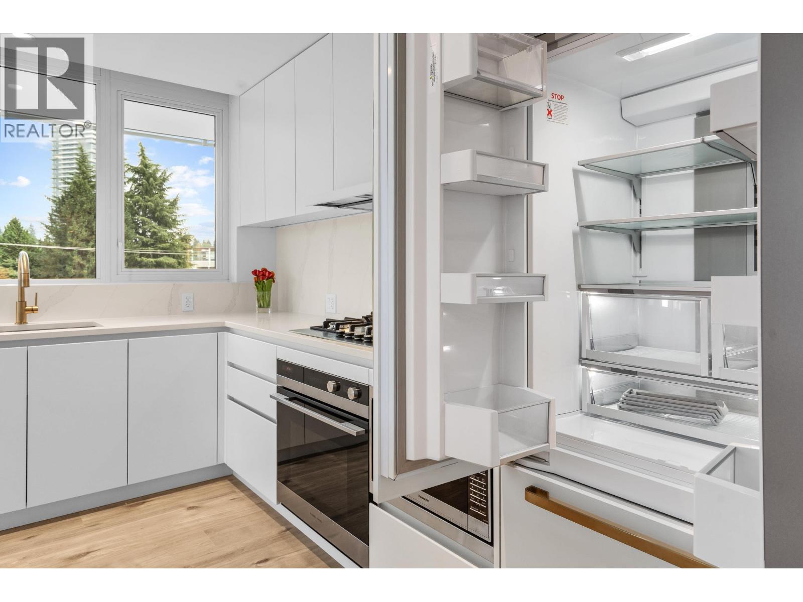 302 720 Farrow Street, Coquitlam, British Columbia V3J 0P3 - Photo 8 - R3057455