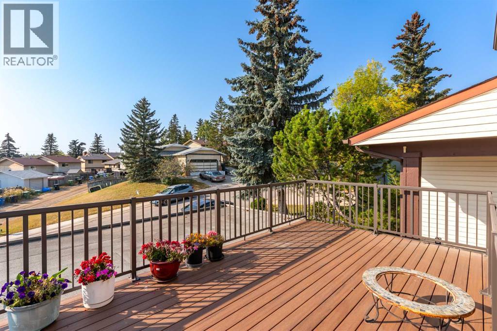 20 Edgehill Rise Nw, Calgary, Alberta  T3A 2V4 - Photo 3 - A2260172