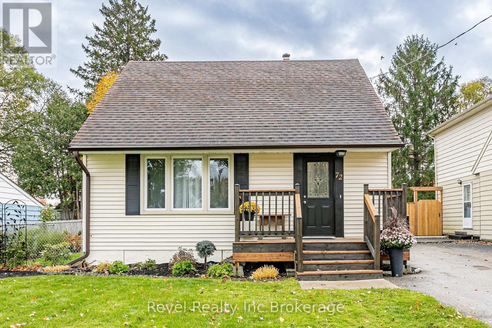 72 Bayswater Street, Woodstock, Ontario  N4S 5K3 - Photo 2 - X12520390