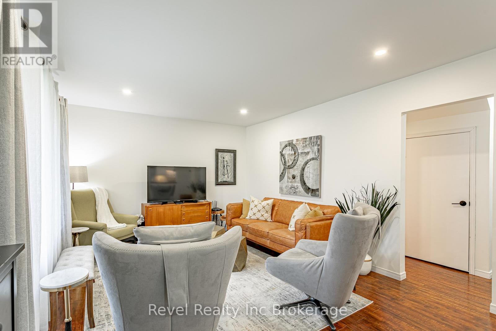 72 Bayswater Street, Woodstock, Ontario  N4S 5K3 - Photo 4 - X12520390