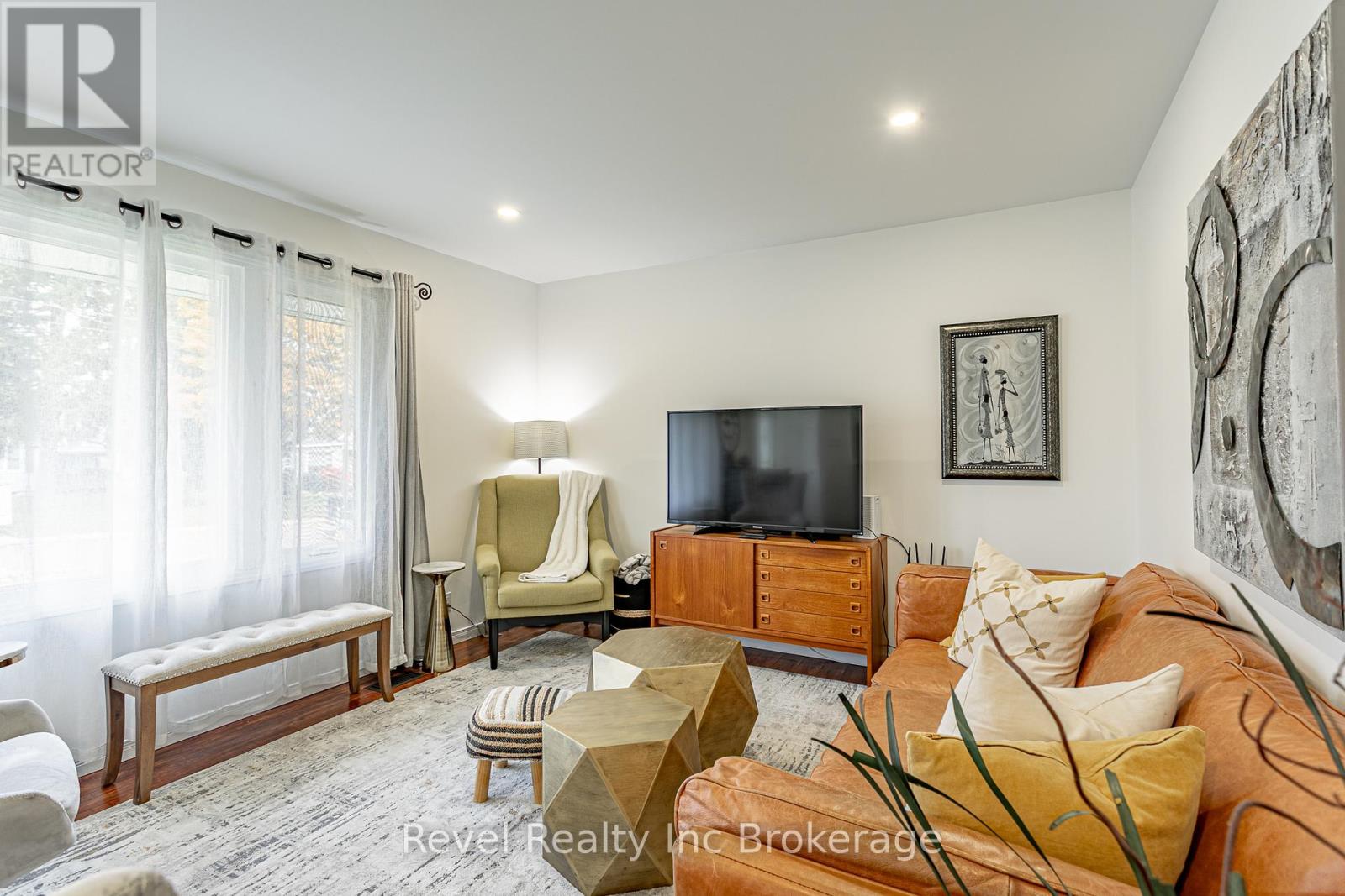 72 Bayswater Street, Woodstock, Ontario  N4S 5K3 - Photo 5 - X12520390