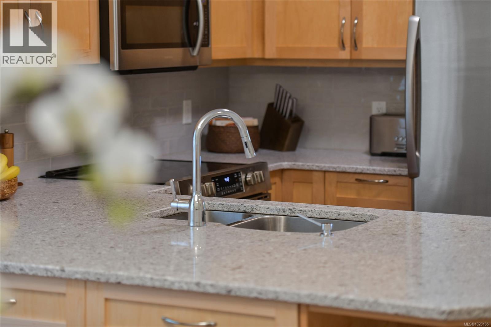 1967 Polo Park Crt, Central Saanich, British Columbia  V8M 2K1 - Photo 13 - 1020105