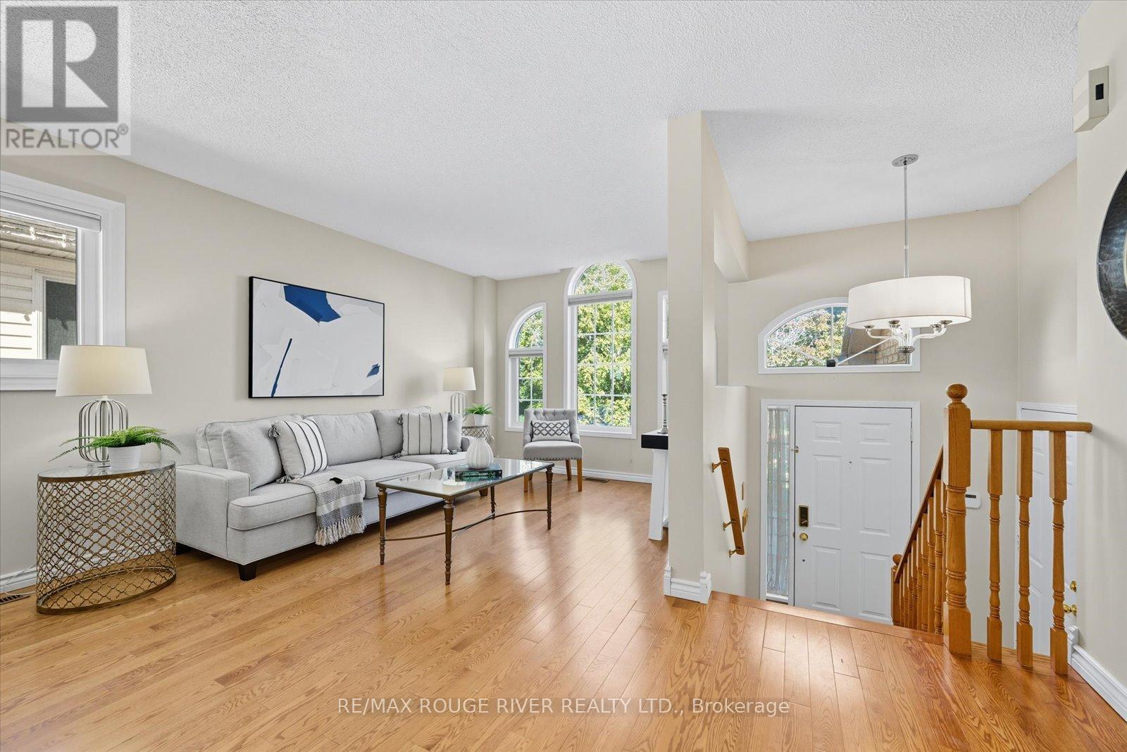 20 Laurelwood Street, Clarington, Ontario L1C 4Z7 - Photo 2 - E12519944