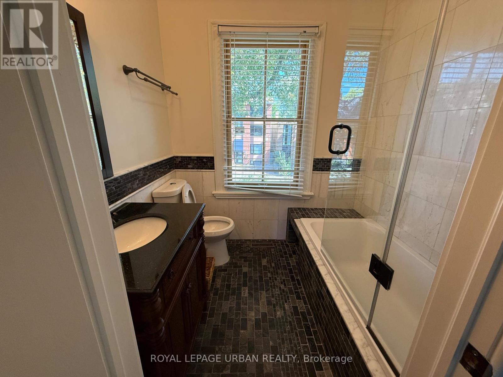 306 Seaton Street, Toronto, Ontario  M5A 2T7 - Photo 17 - C12451384