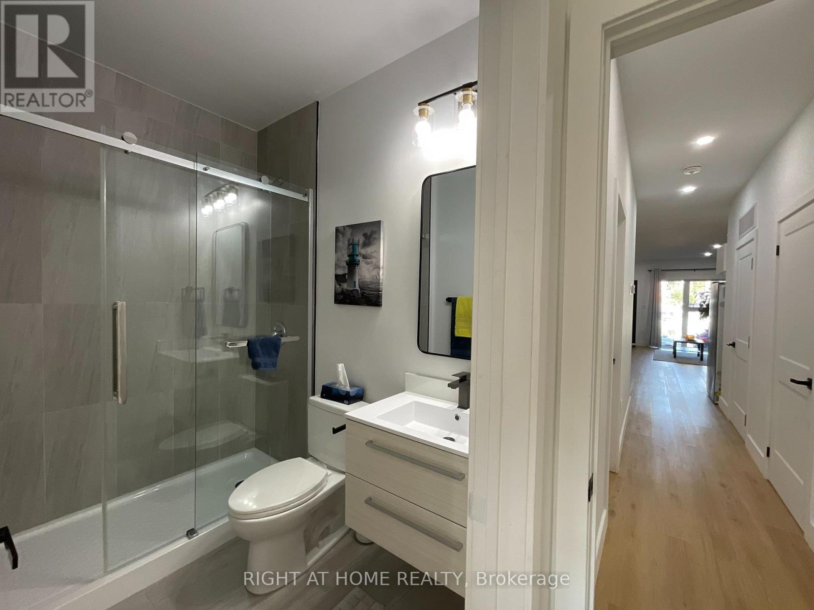 Main Floor - 674 Manning Avenue, Toronto (Annex), Ontario  M6G 2W4 - Photo 11 - C12469431