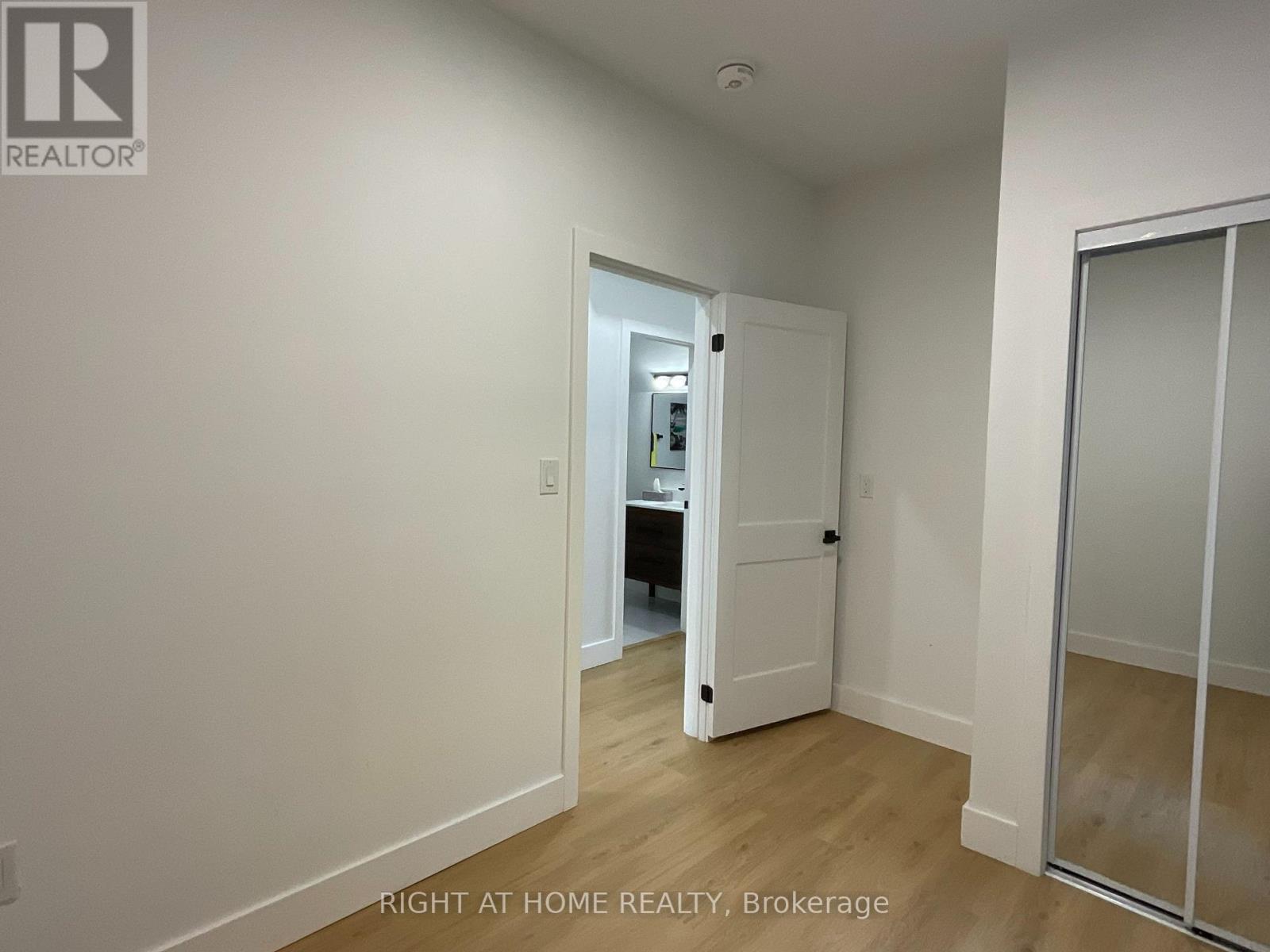 Main Floor - 674 Manning Avenue, Toronto, Ontario  M6G 2W4 - Photo 37 - C12469431