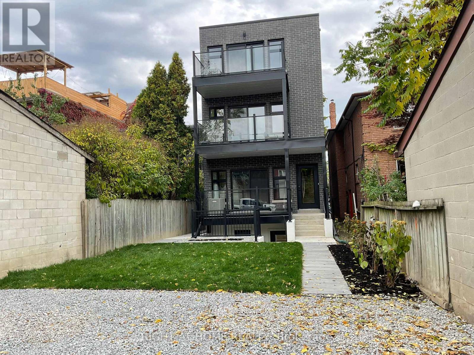 Main Floor - 674 Manning Avenue, Toronto (Annex), Ontario  M6G 2W4 - Photo 30 - C12469431