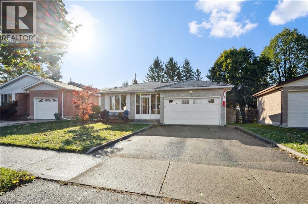 368 The Country Way, Kitchener, Ontario N2E 3E4 - Photo 2 - 40786444