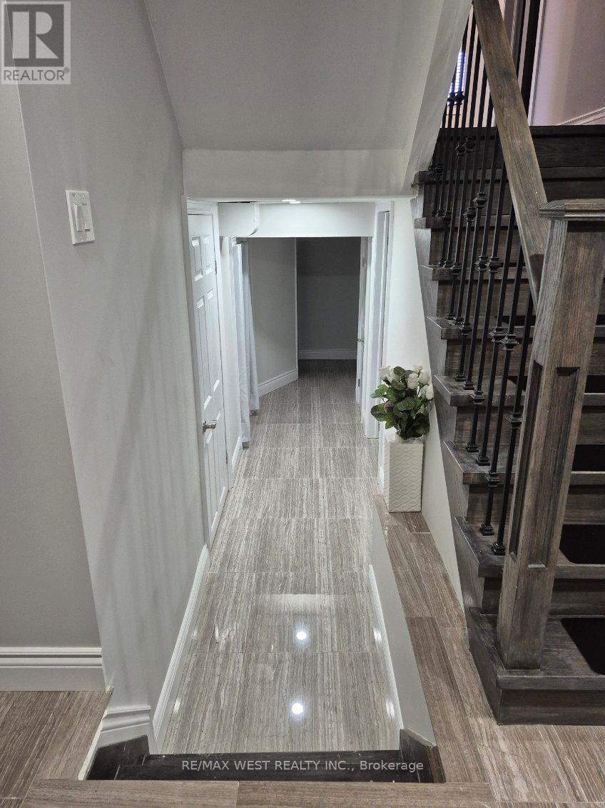 Rear - 437 Woodbridge Avenue, Vaughan, Ontario  L4L 2T3 - Photo 28 - N12502588