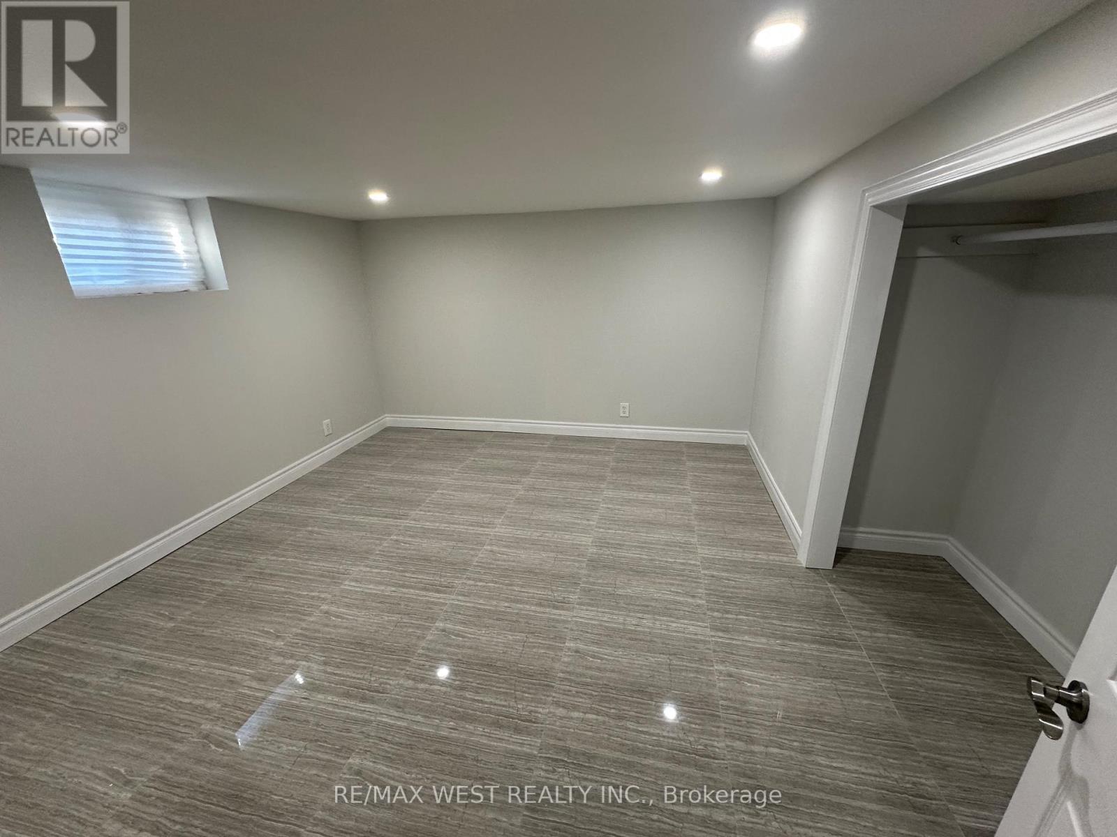 Rear - 437 Woodbridge Avenue, Vaughan, Ontario  L4L 2T3 - Photo 23 - N12502588