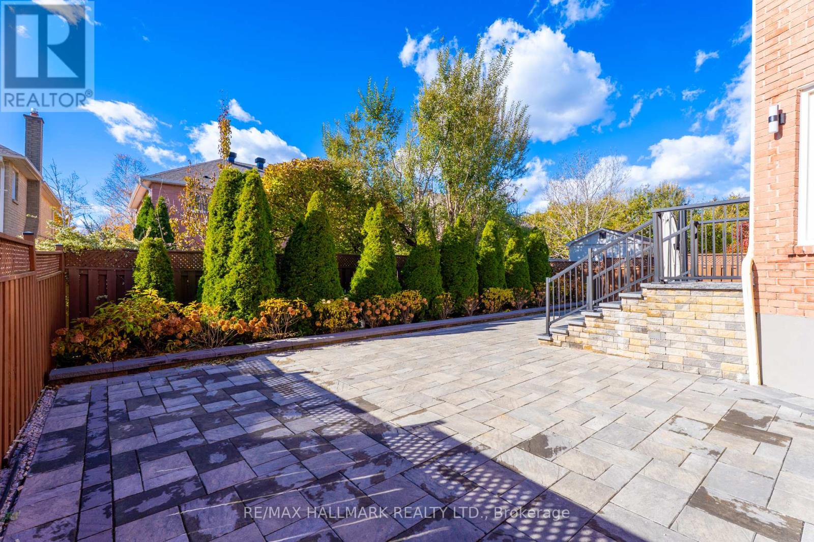 22 Larratt Lane, Richmond Hill, Ontario L4C 9H9 - Photo 44 - N12504904