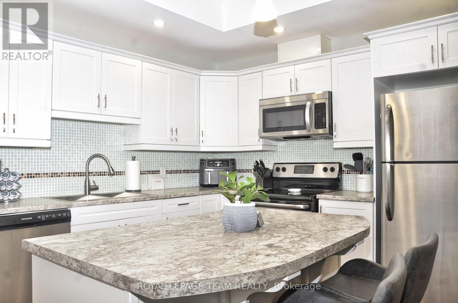 13a Centre Street N, Brockville, Ontario  K6V 5S6 - Photo 9 - X12518856