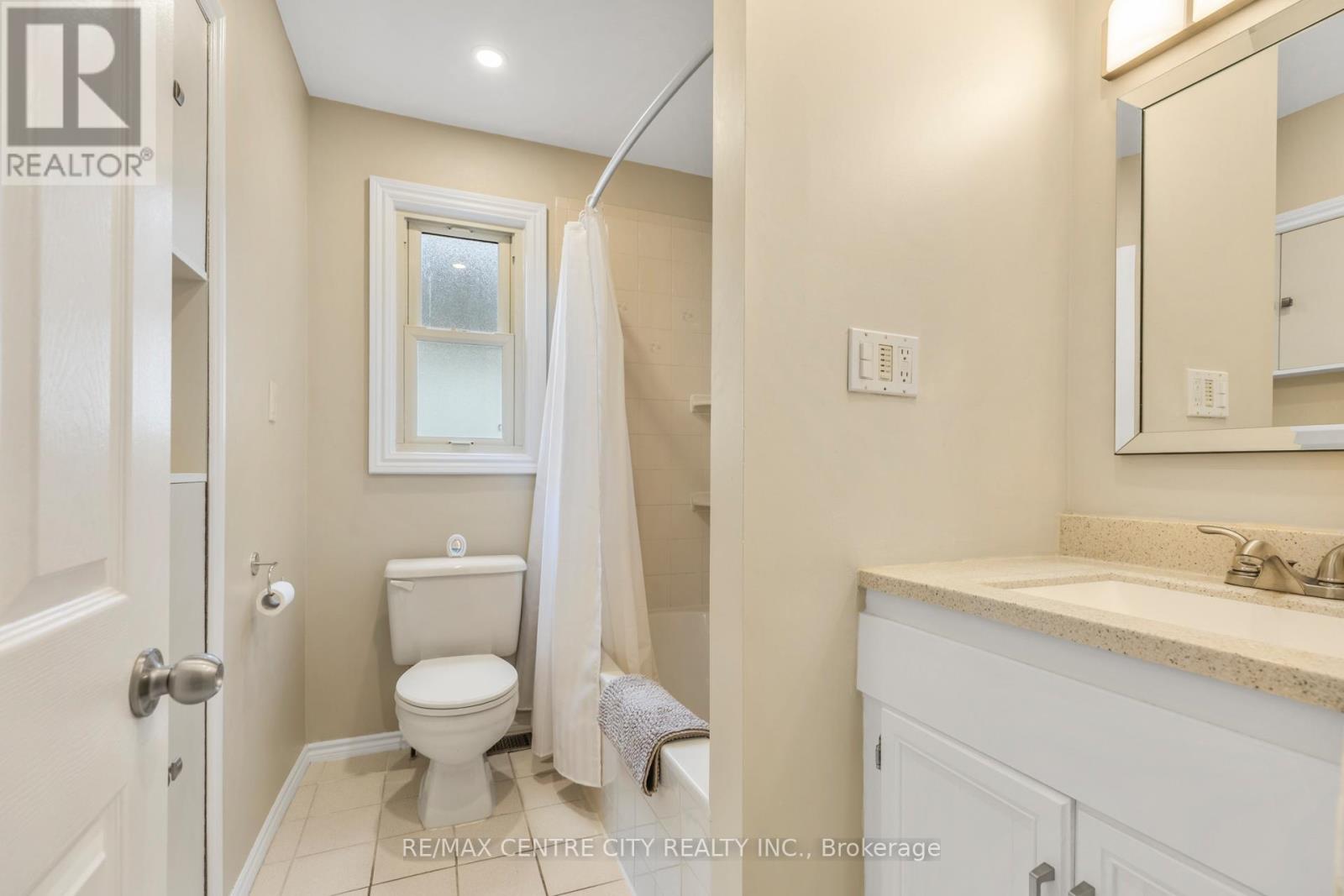 59 Dakin St Street, London East, Ontario  N5Z 1A4 - Photo 13 - X12520418