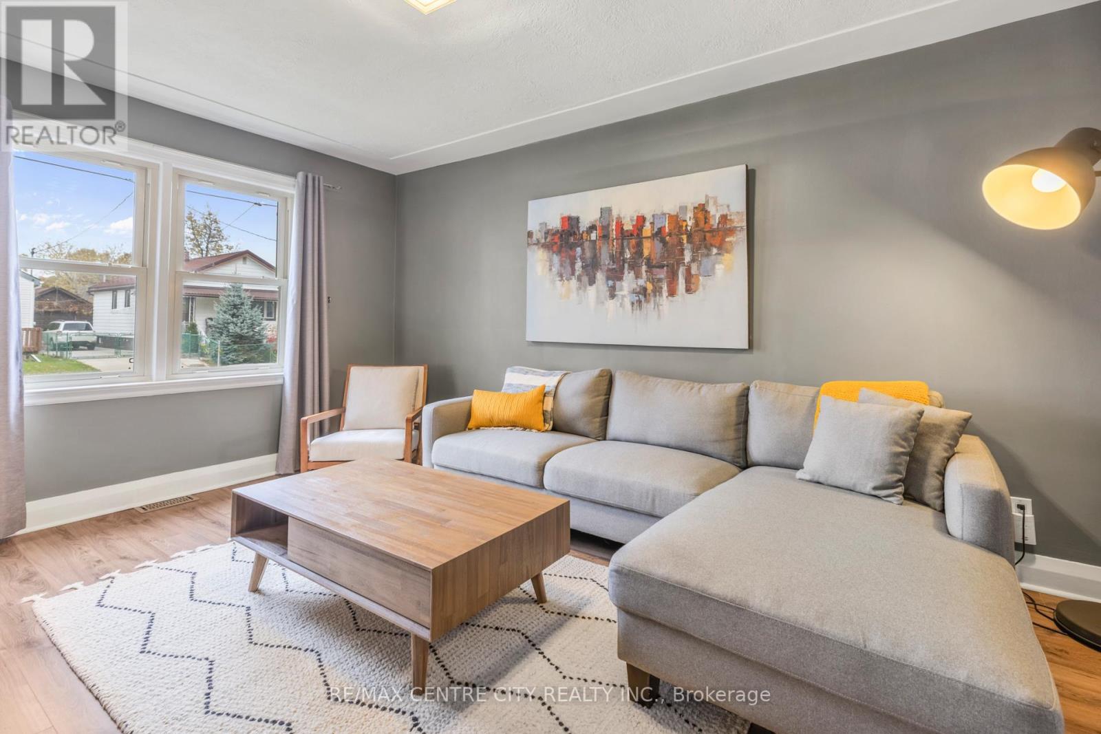 59 Dakin St Street, London East, Ontario  N5Z 1A4 - Photo 5 - X12520418