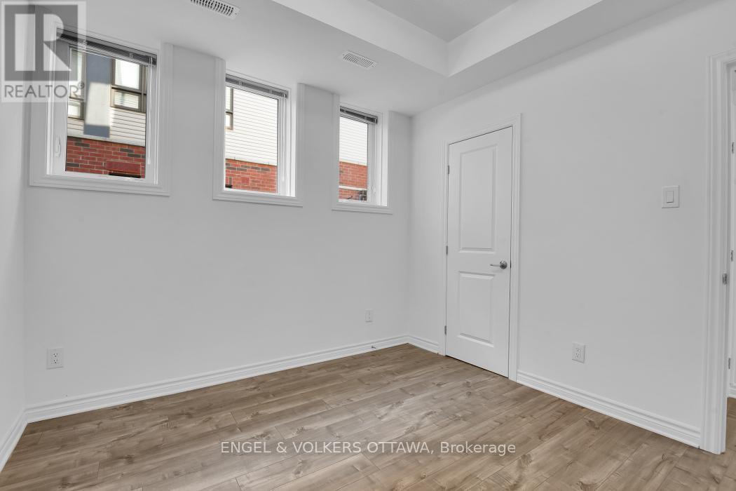 L - 50 Jaguar Private, Ottawa, Ontario  K2V 0J2 - Photo 30 - X12520382