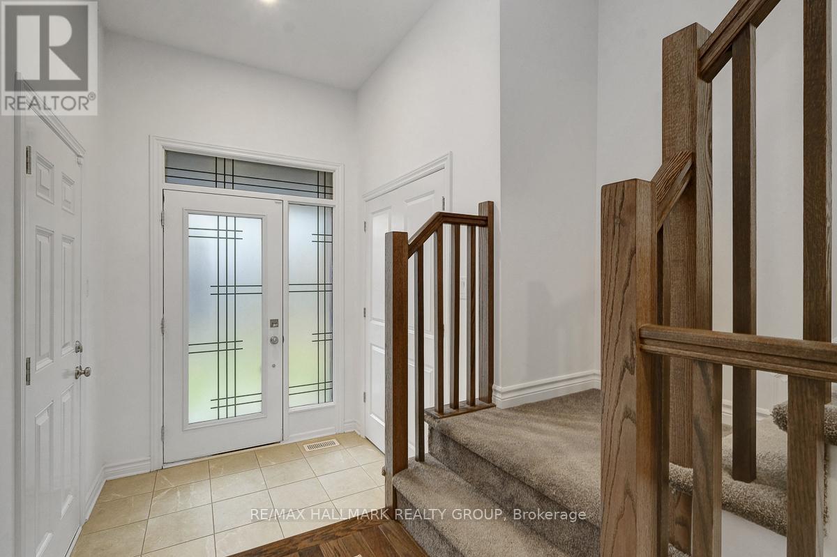 91 Canvasback Ridge, Ottawa, Ontario  K4M 0P4 - Photo 5 - X12520422