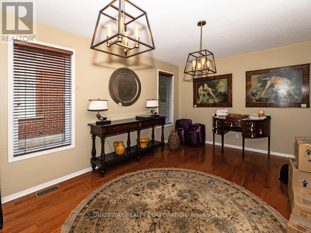 58 Tradewinds Drive, Ottawa, Ontario  K2G 6Y7 - Photo 11 - X12520442