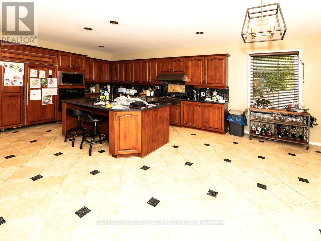 58 Tradewinds Drive, Ottawa, Ontario  K2G 6Y7 - Photo 15 - X12520442