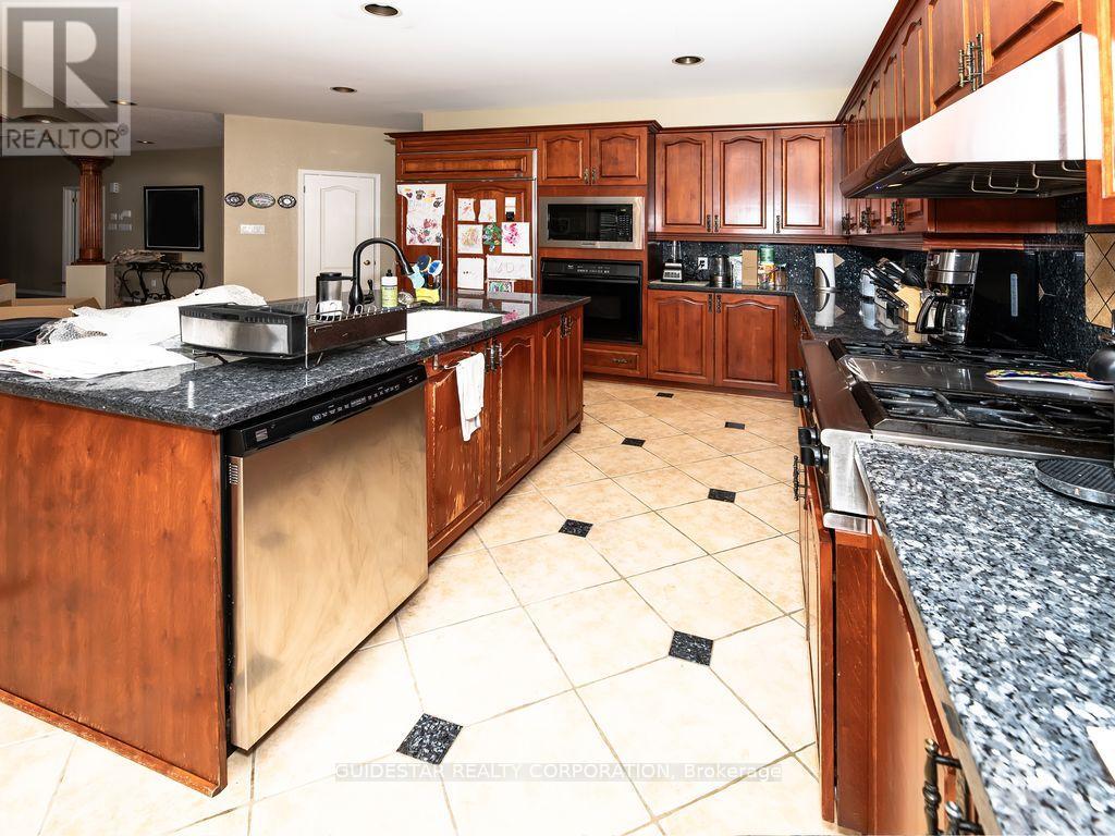 58 Tradewinds Drive, Ottawa, Ontario  K2G 6Y7 - Photo 18 - X12520442