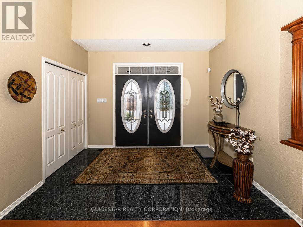 58 Tradewinds Drive, Ottawa, Ontario  K2G 6Y7 - Photo 4 - X12520442