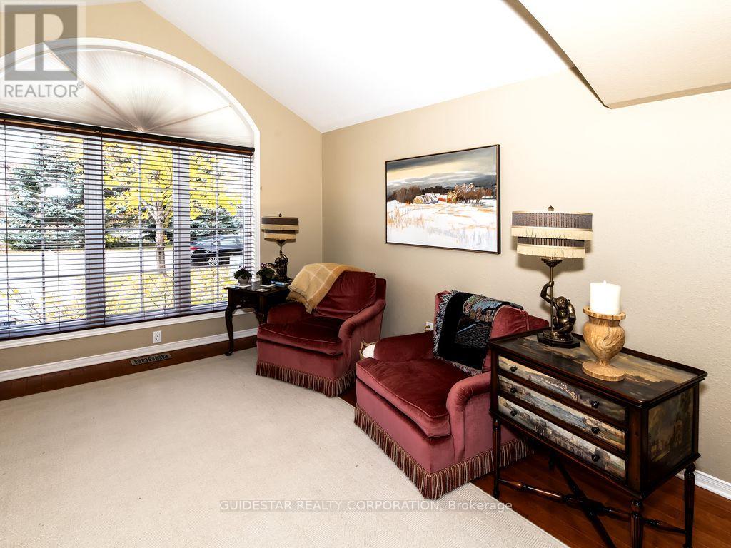 58 Tradewinds Drive, Ottawa, Ontario  K2G 6Y7 - Photo 8 - X12520442