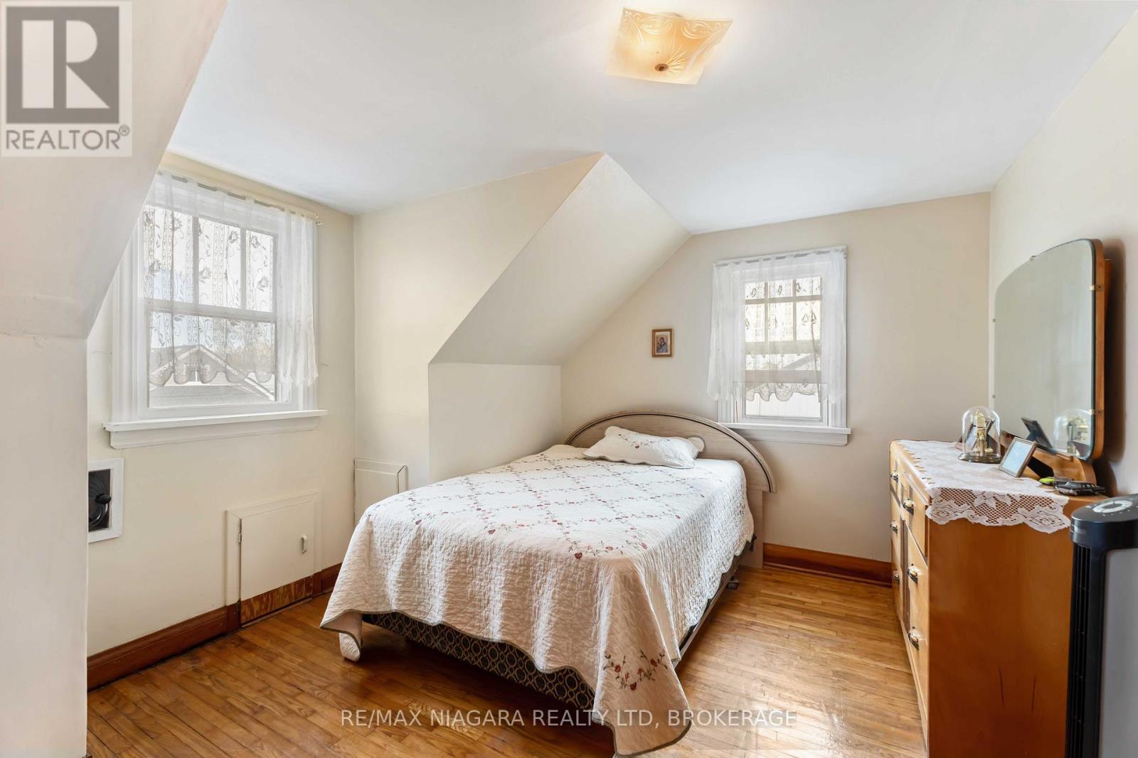 506 Harriet Street, Welland, Ontario  L3B 2J1 - Photo 29 - X12520424