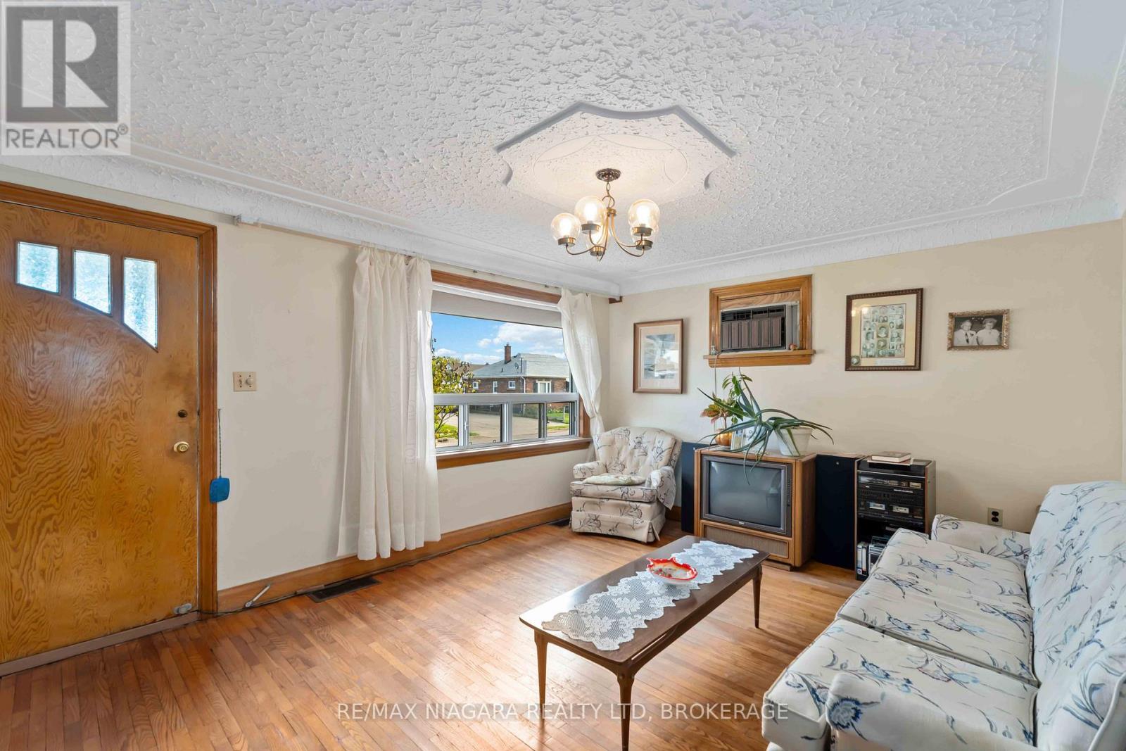 506 Harriet Street, Welland, Ontario  L3B 2J1 - Photo 5 - X12520424